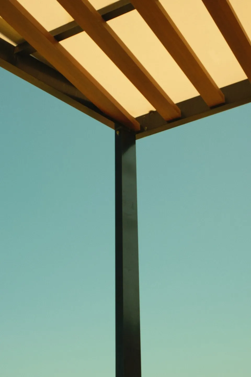 Pergola posts and beams fitted with a precise, seamless finish